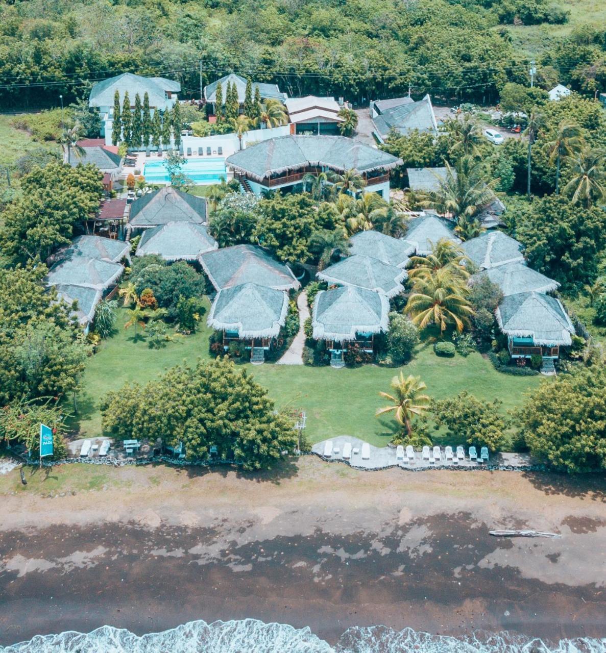 Liquid Dive Resort Дауин Экстерьер фото